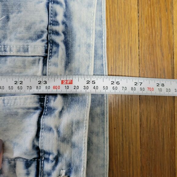 Southpole Men's Acid Wash Light Wash Denim Button Front Jean Jacket - Picture 7 of 9